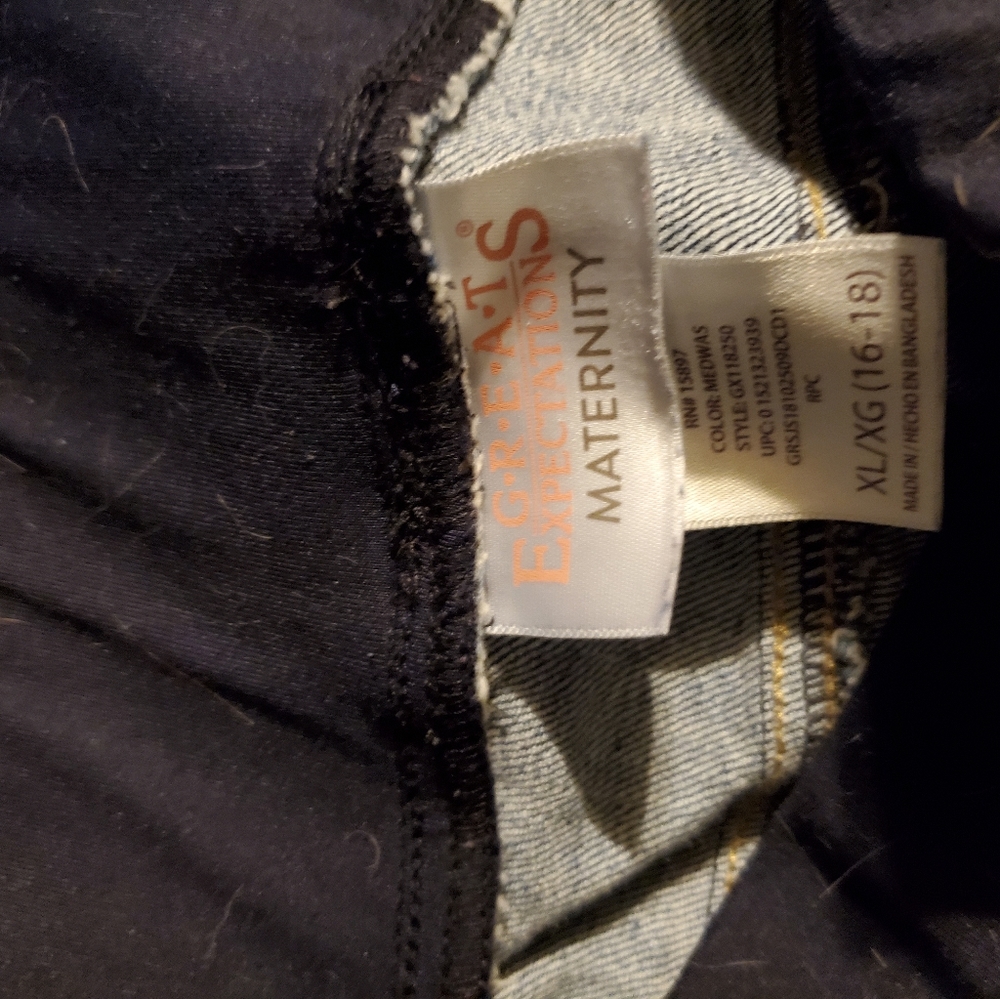 Maternity Shorts - Picture 3 of 5